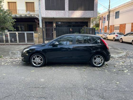 HYUNDAI I30 2.0 MPFI GLS 16V GASOLINA 4P AUTOMÁTICO HYUNDAI I30 2.0 MPFI GLS 16V GASOLINA 4P AUTOMÁTICO